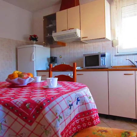 In - Istrien 11382 * Pula